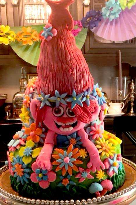 Trolls Cake